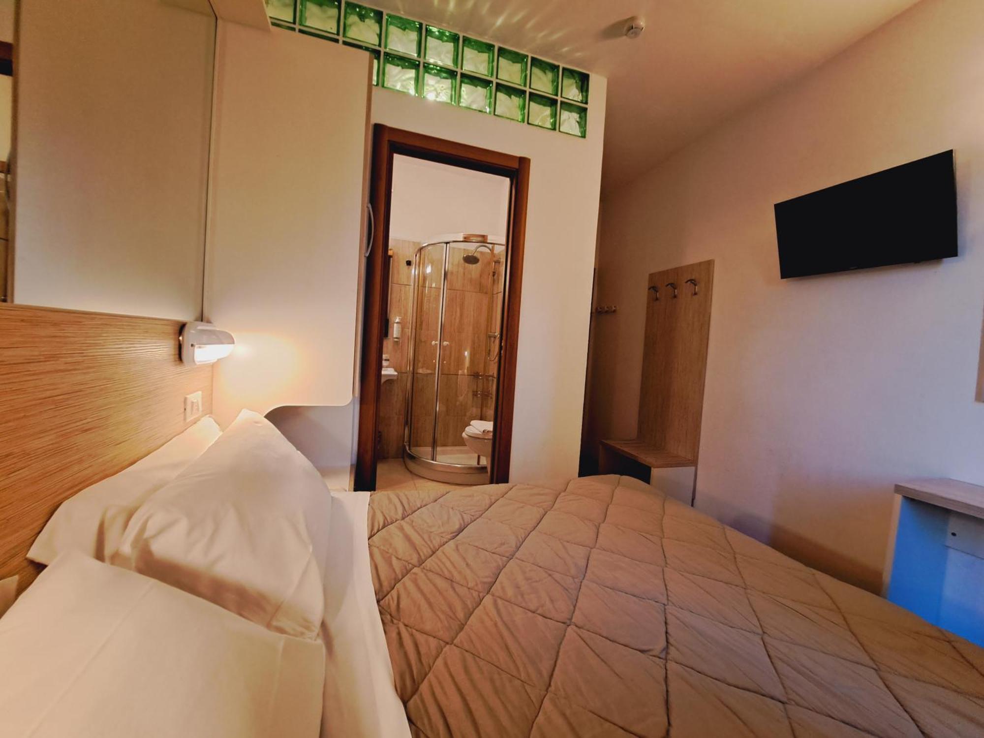 Hotel Butterfly Wellness & Spa Rimini Bagian luar foto