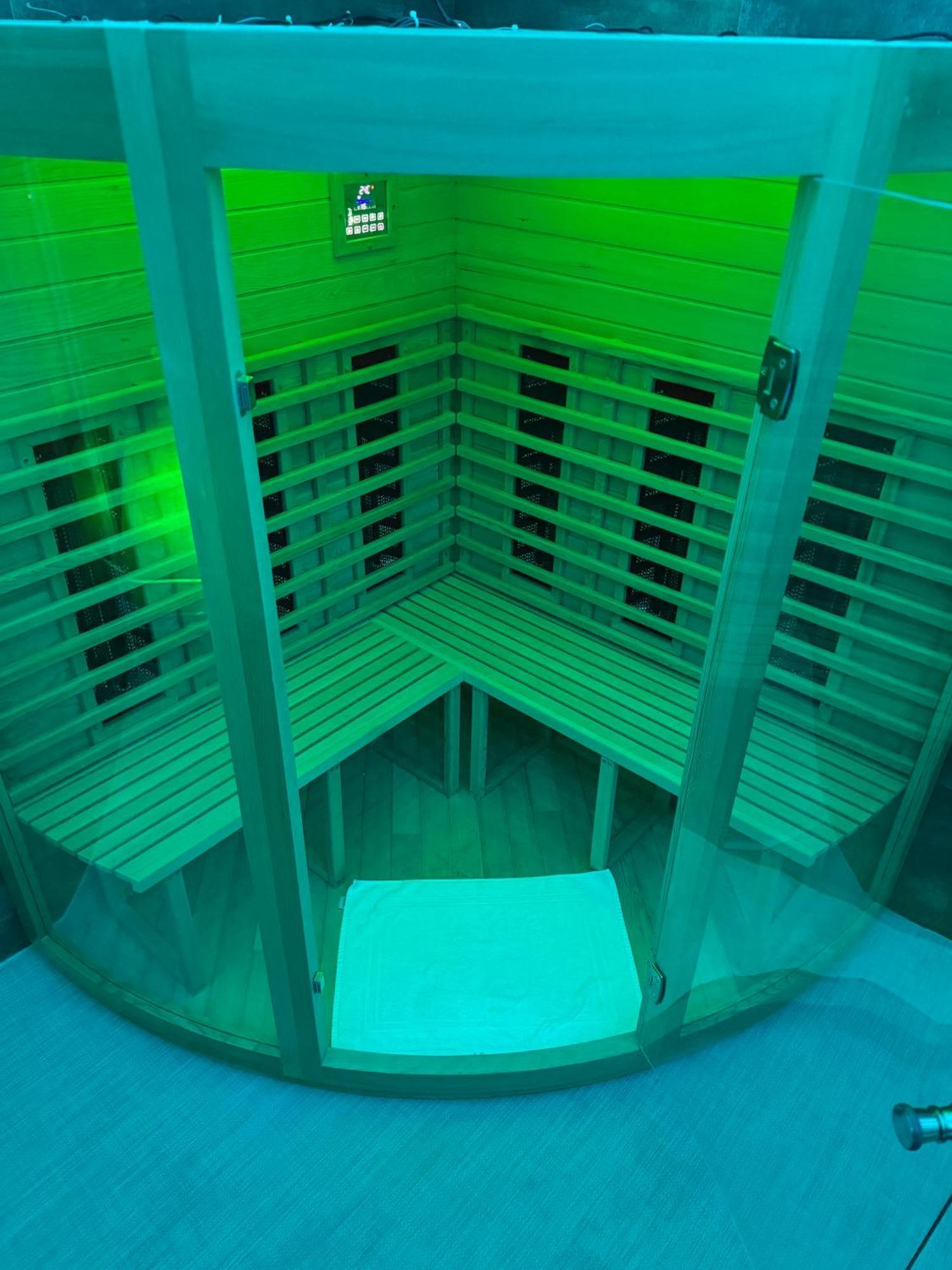 Hotel Butterfly Wellness & Spa Rimini Bagian luar foto